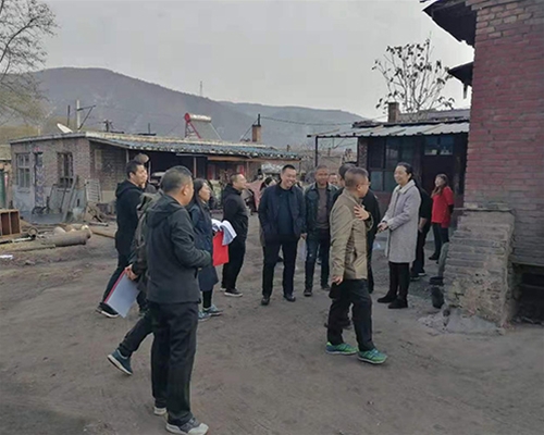 縣委、鎮(zhèn)府領(lǐng)導(dǎo)驗收工程